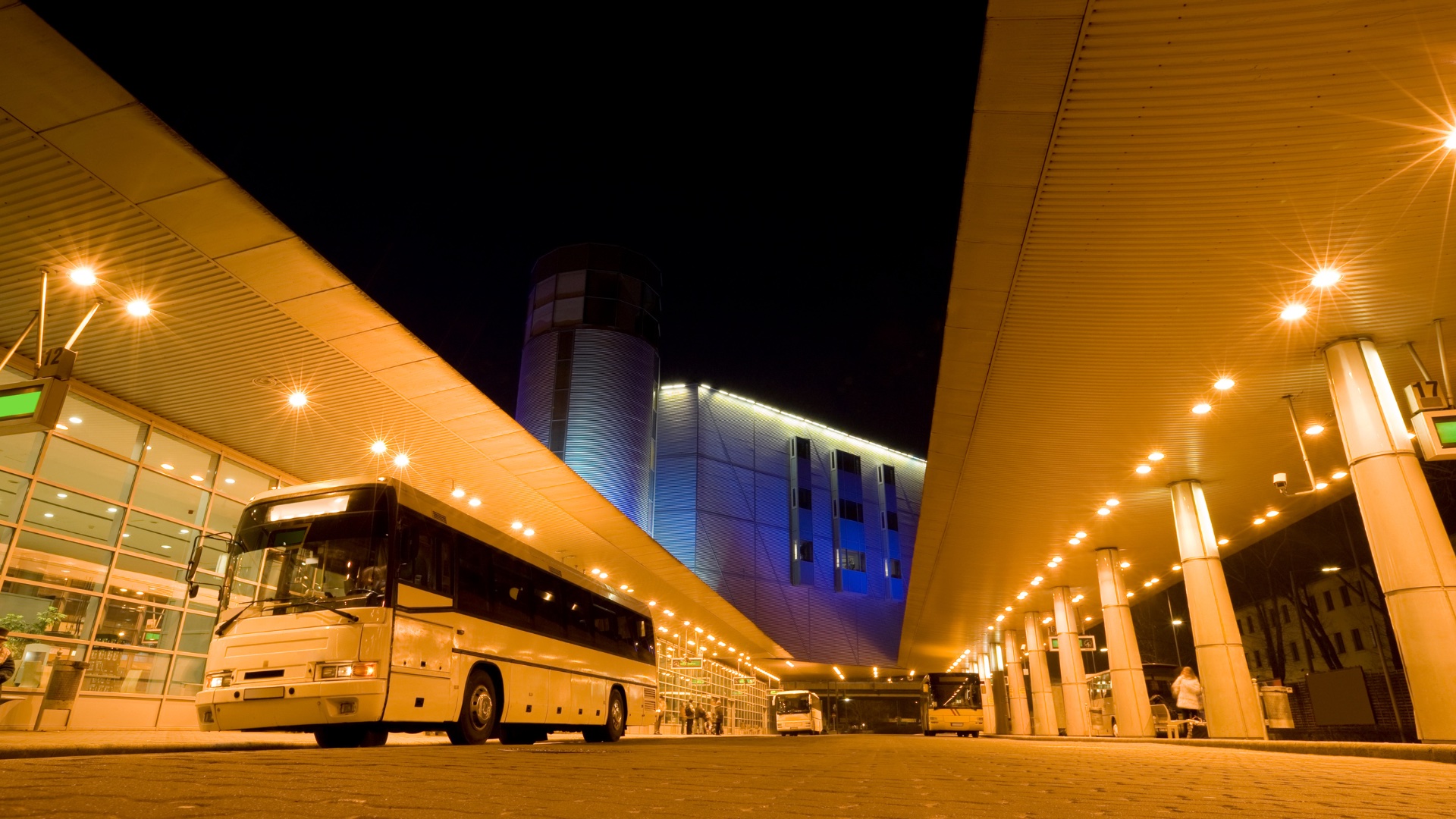 Autocar de nuit illuminé pour voyage longue distance depuis Noisy-le-Grand (93160)